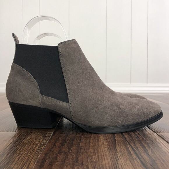 Aquatalia Suede Ankle Bootie Almond Toe Fionna Leather Made in Italy Size 7 Gray - Picture 16 of 16